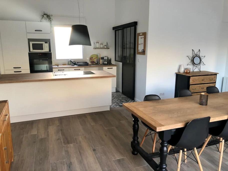 Logement De Plain-Pied Avec Jardin, Terrasse Gurgy Exterior foto